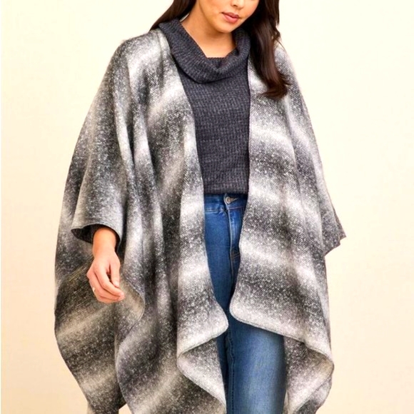 NWT TORRID RUANA - PONCHO - GRAY WHITE OMBRE - MACHINE WASHABLE - ONE SIZE - Picture 6 of 10